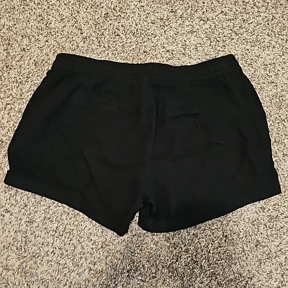 Linen Drawstring Shorts - Picture 2 of 3